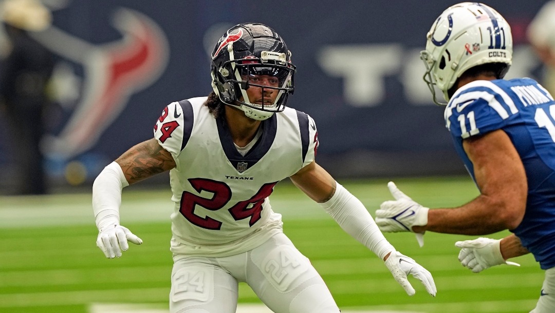 Houston Texans cornerback Derek Stingley Jr. (24) defends