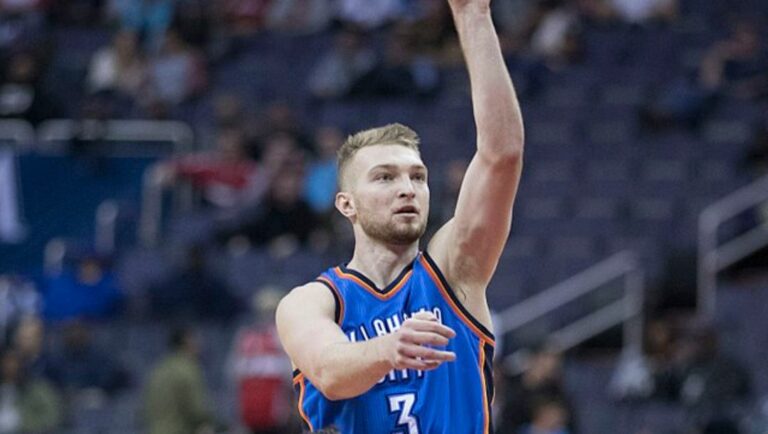 Domantas Sabonis attacking the basket during a Oklahoma City Thunder game versus the Washington Wizards.