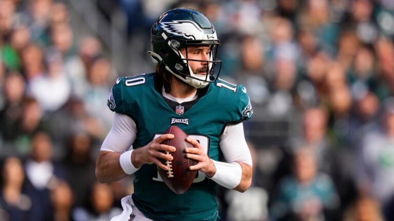 Philadelphia Eagles quarterback Gardner Minshew plays