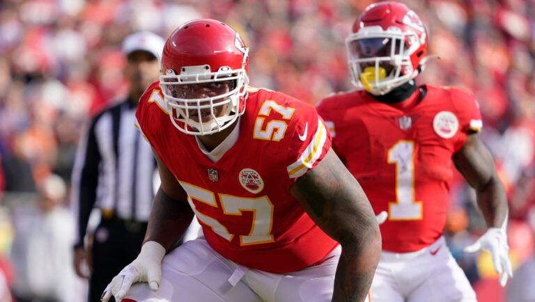 Kansas City Chiefs offensive tackle Orlando Brown Jr. (57) lines up