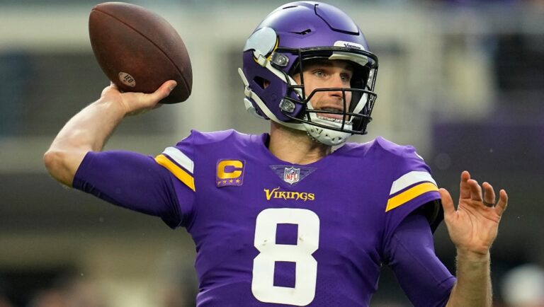 Minnesota Vikings quarterback Kirk Cousins passes
