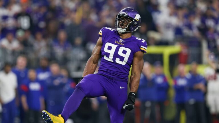 Minnesota Vikings linebacker Danielle Hunter (99) reacts after a play during the second half of an NFL wild-card football game against the New York Giants, Sunday, Jan. 15, 2023 in Minneapolis.