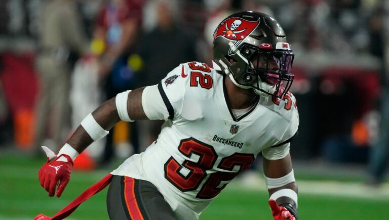Tampa Bay Buccaneers safety Mike Edwards (32) during the second half of an NFL football game against the Arizona Cardinals, Sunday, Dec. 25, 2022, in Glendale, Ariz.
