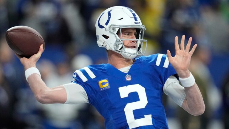 Indianapolis Colts quarterback Matt Ryan warms up