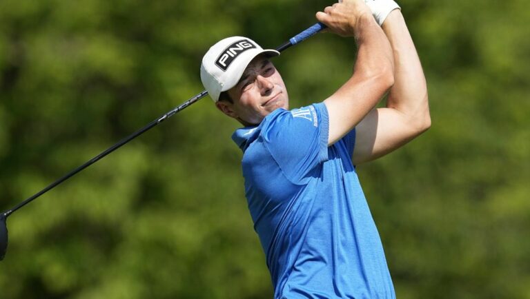 Viktor Hovland, of Norway, tees off on the 18th hole during the first round of the Memorial golf tournament, Thursday, June 1, 2023, in Dublin, Ohio.