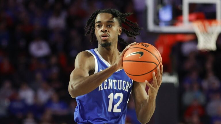 Kentucky guard Antonio Reeves dribbles down court during the first half of an NCAA college basketball game against Georgia, Saturday, Feb. 11, 2023, in Athens, Ga.