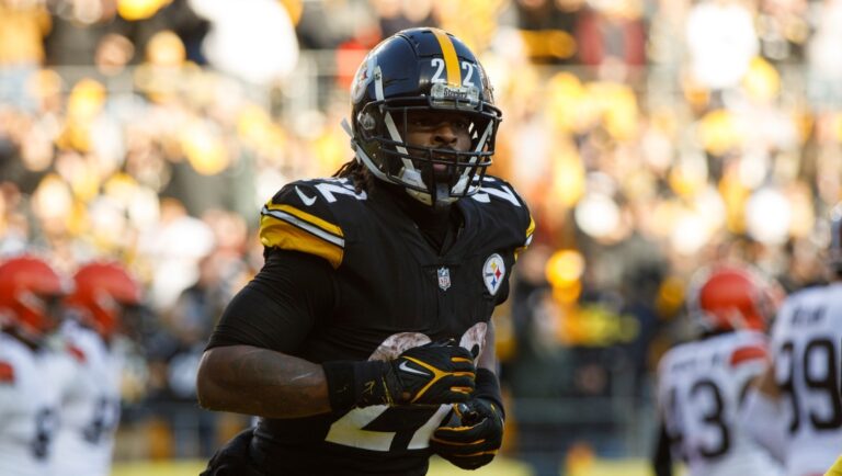 Pittsburgh Steelers running back Najee Harris (22) celebrates after a touchdown during an NFL football game, Sunday, Jan. 8, 2023, in Pittsburgh, PA.