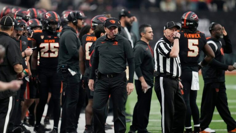 Oregon State head coach Jonathan Smith during the Las Vegas Bowl NCAA college football game against Florida, Saturday, Dec. 17, 2022, in Las Vegas.