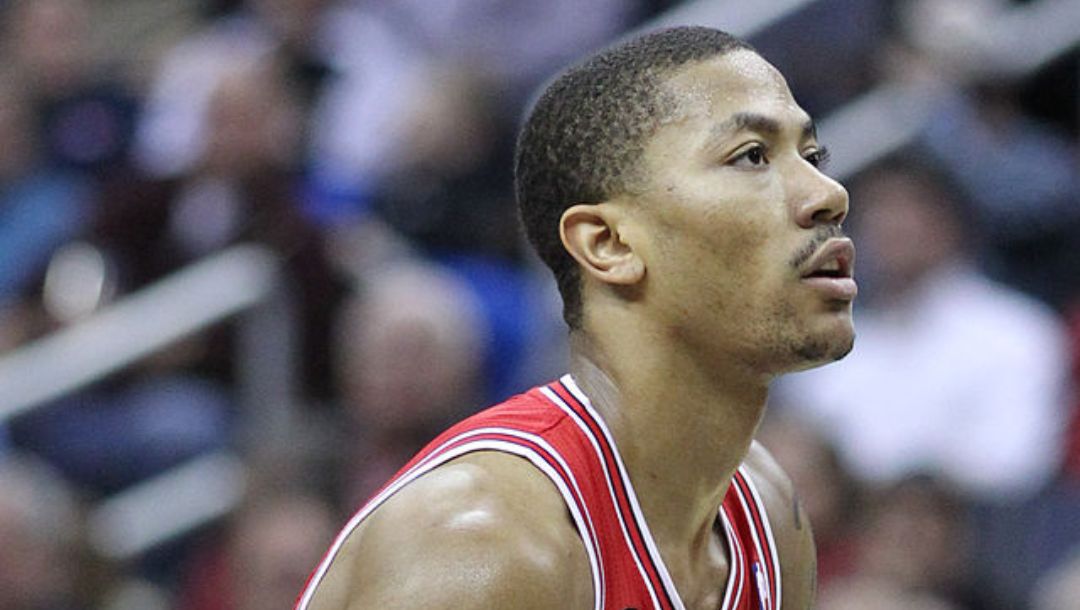 Derrick Rose #1 of the Chicago Bulls at the Verizon Center on February 28, 2011 in Washington, DC.