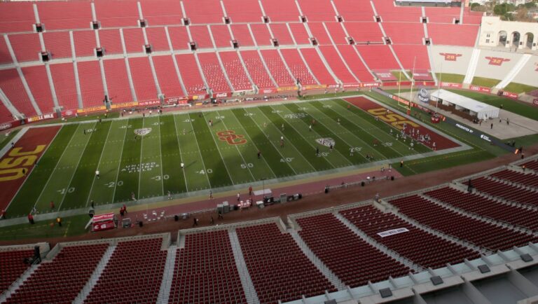 Overall view of the Los Angeles Coliseum before an NCAA college football game between Southern California and Washington State in Los Angeles, Sunday, Dec. 6, 2020. (AP Photo/Alex Gallardo)