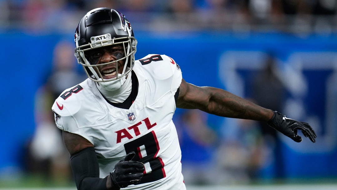 Atlanta Falcons tight end Kyle Pitts (8) plays against the Detroit Lions during an NFL football game in Detroit, Sunday, Sept. 24, 2023. (AP Photo/Paul Sancya)