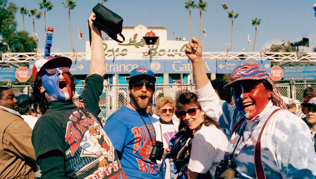 Buffalo Bill's fans Dave Wall, left, and Sheila Wall, right, provide pre-game jubilation at the Super Bowl in Pasadena, Calif., Sunday, Jan. 31, 1993. The Dallas Cowboys face the Bills in Super Bowl XXVII. (AP Photo/Ed Reinke)