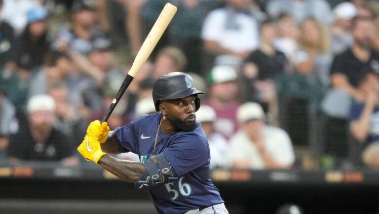 Seattle Mariners' Randy Arozarena waits for a pitch during a baseball game against the Chicago White Sox on Saturday, July 27, 2024, in Chicago.