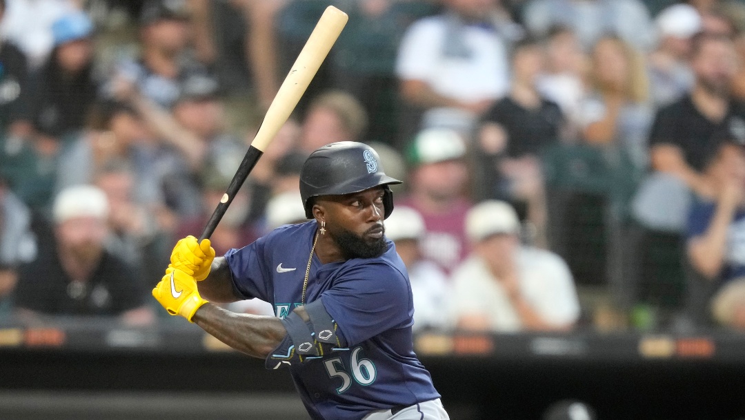 Seattle Mariners' Randy Arozarena waits for a pitch during a baseball game against the Chicago White Sox on Saturday, July 27, 2024, in Chicago.