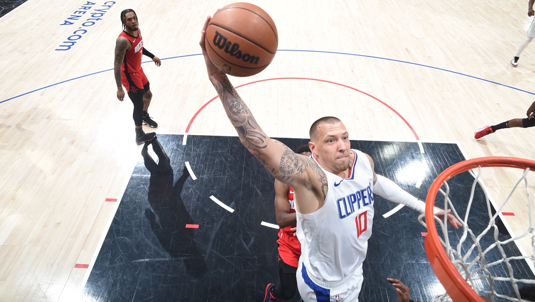 LOS ANGELES, CA - APIRL 14: Daniel Theis #10 of the LA Clippers dunks the ball during the game against the Houston Rockets on April 14, 2024 at Crypto.Com Arena in Los Angeles, California.