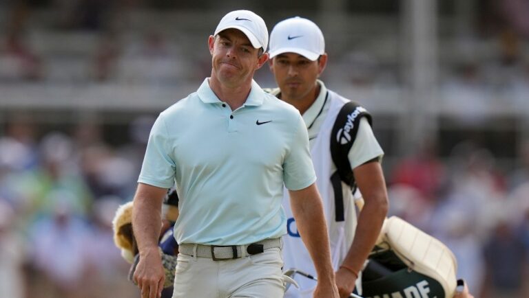 Rory McIlroy, of Northern Ireland, reacts on the 15th hole during the final round of the U.S. Open golf tournament Sunday, June 16, 2024, in Pinehurst, N.C.