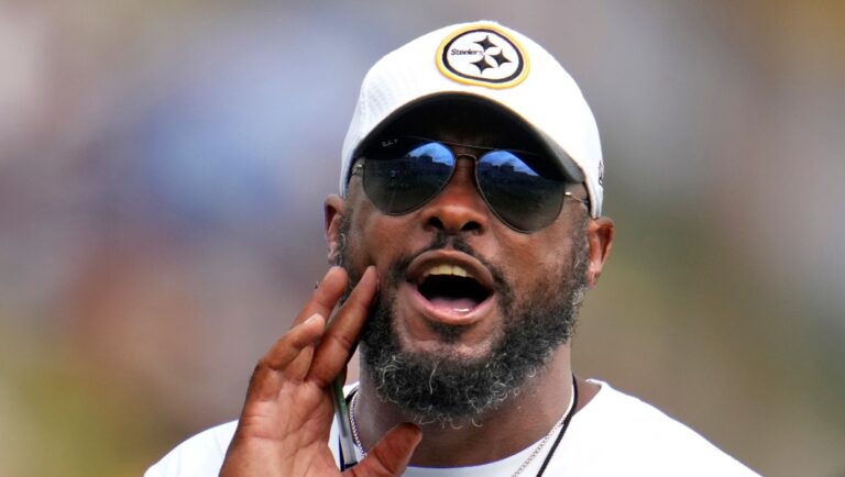 Pittsburgh Steelers head coach Mike Tomlin yells instructions during the NFL football team's training camp in Latrobe, Pa., Thursday, July 25, 2024. (AP Photo/Gene J. Puskar)