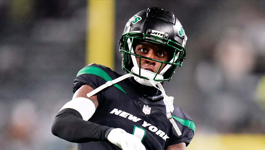 New York Jets cornerback Sauce Gardner (1) warms up before playing against the Jacksonville Jaguars in an NFL football game, Thursday, Dec. 22, 2022, in East Rutherford, N.J. (AP Photo/Frank Franklin II)