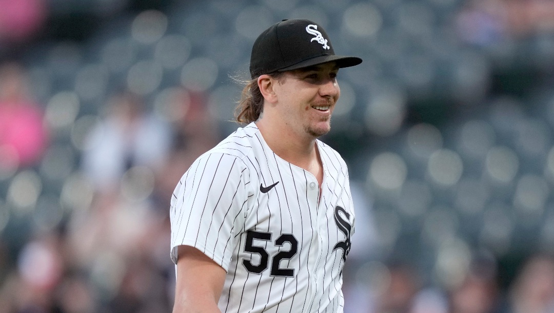Chicago White Sox pitcher Mike Clevinger smiles after striking out Baltimore Orioles' Ryan O'Hearn to end the top of the first inning of a baseball game Thursday, May 23, 2024, in Chicago. (AP Photo/Charles Rex Arbogast)