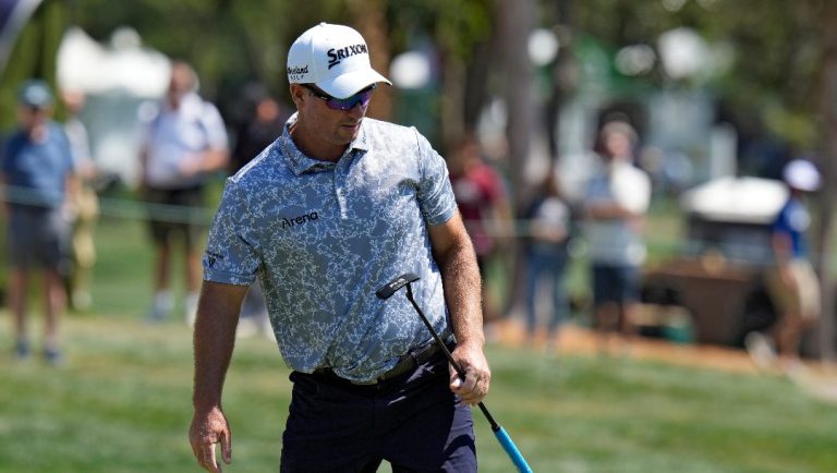 Ryan Fox reacts to a missed putt on the 18th hole during the first round of the Valspar Championship golf tournament Thursday, March 20, 2025, at Innisbrook in Palm Harbor, Fla.