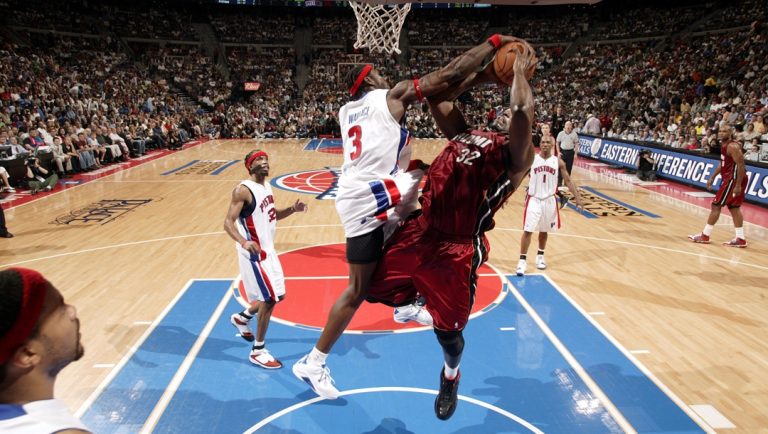 AUBURN HILLS, MI - MAY 31: Ben Wallace #3 of the Detroit Pistons blocks against Shaquille O'Neal #32 of the Miamia Heat in game five of the Eastern Conference Finals during the 2006 NBA Playoffs at the Palace at Auburn Hills on May 31, 2006 in Auburn Hills, Michigan.