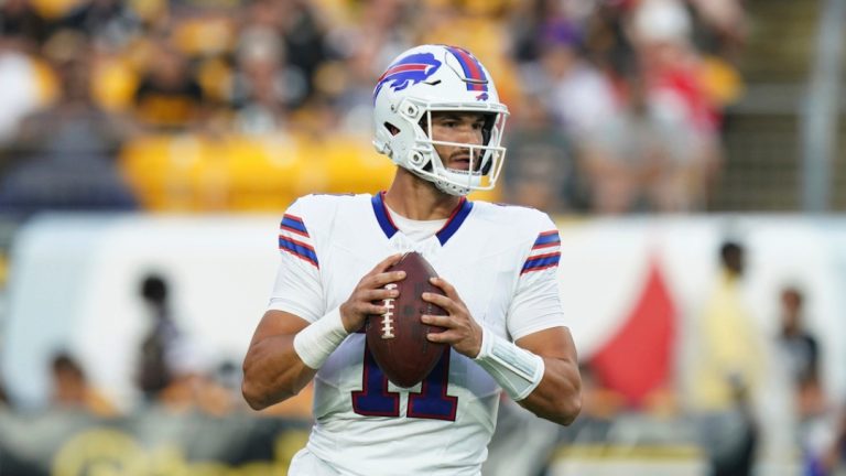 Buffalo Bills quarterback Mitch Trubisky looks to pass during the first half of a preseason NFL football game against the Pittsburgh Steelers Saturday, Aug. 17, 2024, in Pittsburgh.