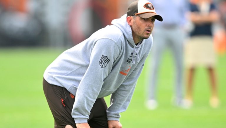 Cleveland Browns offensive coordinator Tommy Rees watches during practice at NFL football minicamp in Berea, Ohio, Thursday, June 12, 2025.
