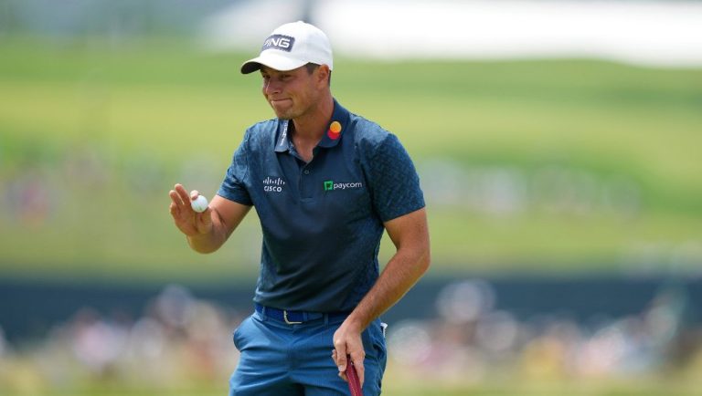 Viktor Hovland, of Norway, celebrates after making a putt on the fourth hole during the final round of the U.S. Open golf tournament at Oakmont Country Club Sunday, June 15, 2025, in Oakmont, Pa.