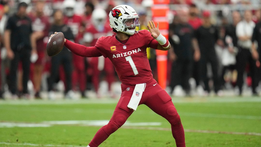 Arizona Cardinals quarterback Kyler Murray (1) throws against the Carolina Panthers during the first half of an NFL football game, Sunday, Sept. 14, 2025, in Glendale, Ariz.