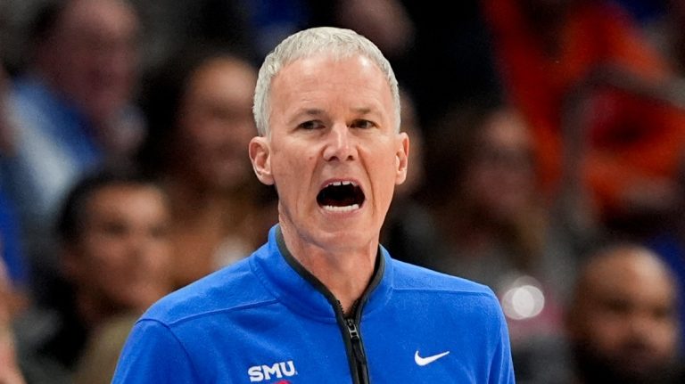 SMU head coach Andy Enfield yells during the first half of an NCAA college basketball game against Clemson in the quarterfinals of the Atlantic Coast Conference tournament, Thursday, March 13, 2025, in Charlotte, N.C. (AP Photo/Chris Carlson)