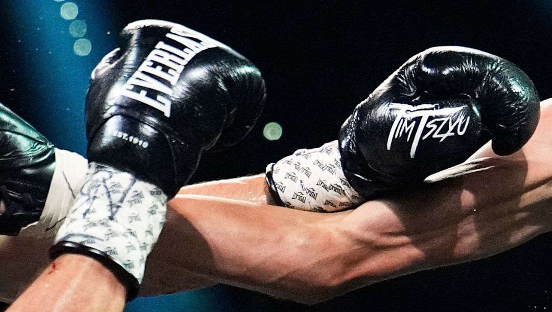 Tim Tszyu, left, fights Sebastian Fundora in a super welterweight title boxing match Saturday, July 19, 2025, in Las Vegas.