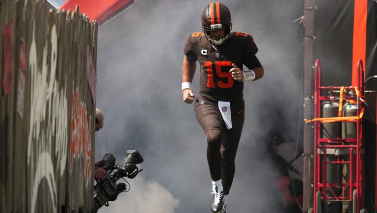 Cleveland Browns quarterback Joe Flacco is introduced before a football game against the Green Bay Packers, Sunday, Sept. 21, 2025, in Cleveland.