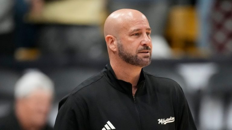 Milwaukee head coach Bart Lundy in the first half of an NCAA college basketball game on Tuesday, Nov. 14, 2023, in Boulder, Colo. (AP Photo/David Zalubowski)