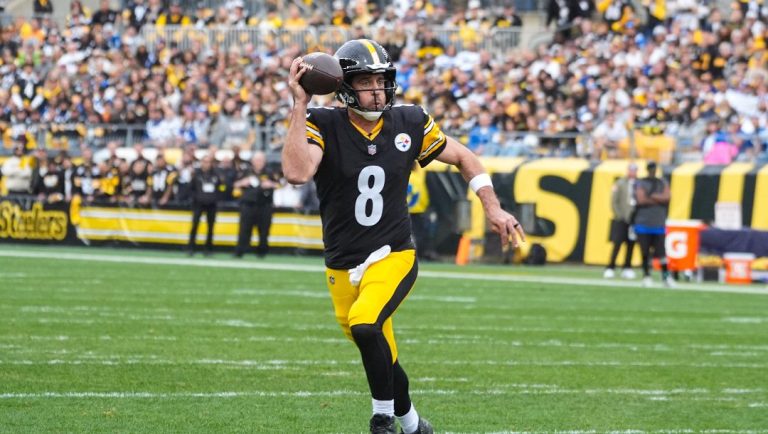 Pittsburgh Steelers quarterback Aaron Rodgers (8) throws against the Indianapolis Colts during the first half of an NFL football game in Pittsburgh, Sunday, Nov. 2, 2025.