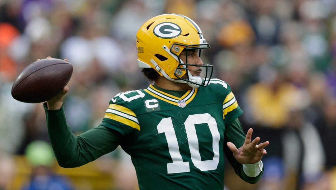 Green Bay Packers quarterback Jordan Love (10) passes during the first half of an NFL football game against the Minnesota Vikings Sunday, Nov. 23, 2025, in Green Bay, Wis.