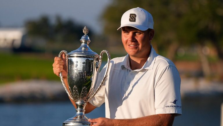 Sami Valimaki celebrates on the 18th green during the final round of the RSM Classic golf tournament, Sunday, Nov. 23, 2025, in St. Simons Island, Ga.