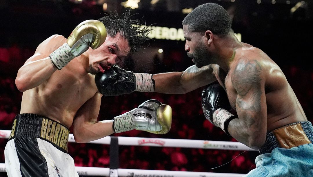 tephen Fulton Jr. lands a right to Brandon Figueroa in a featherweight title boxing match Saturday, Feb. 1, 2025, in Las Vegas.